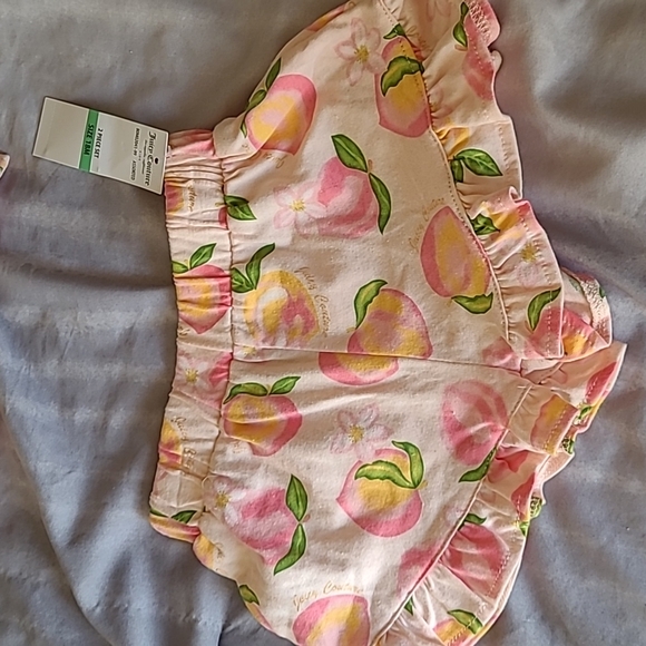 Juicy Couture, 2 Piece Set of top and shorts, Pink, 18 months - Picture 2 of 7